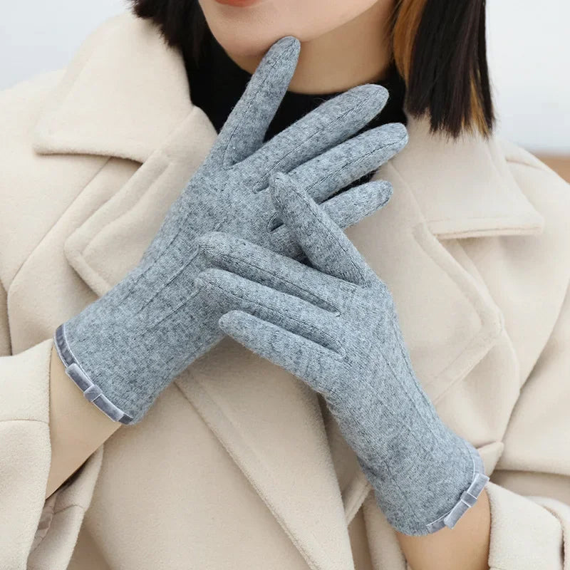 Isabelle Luxurious Cashmere Gloves for Women Warmth Soft Touch Hand Finished Craftsmanship and Elegant Winter Style