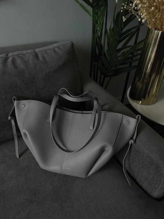 TrendAura Caroline Tote - Oversized Structured Leather Bag With Grain Texture And Cinch Sides