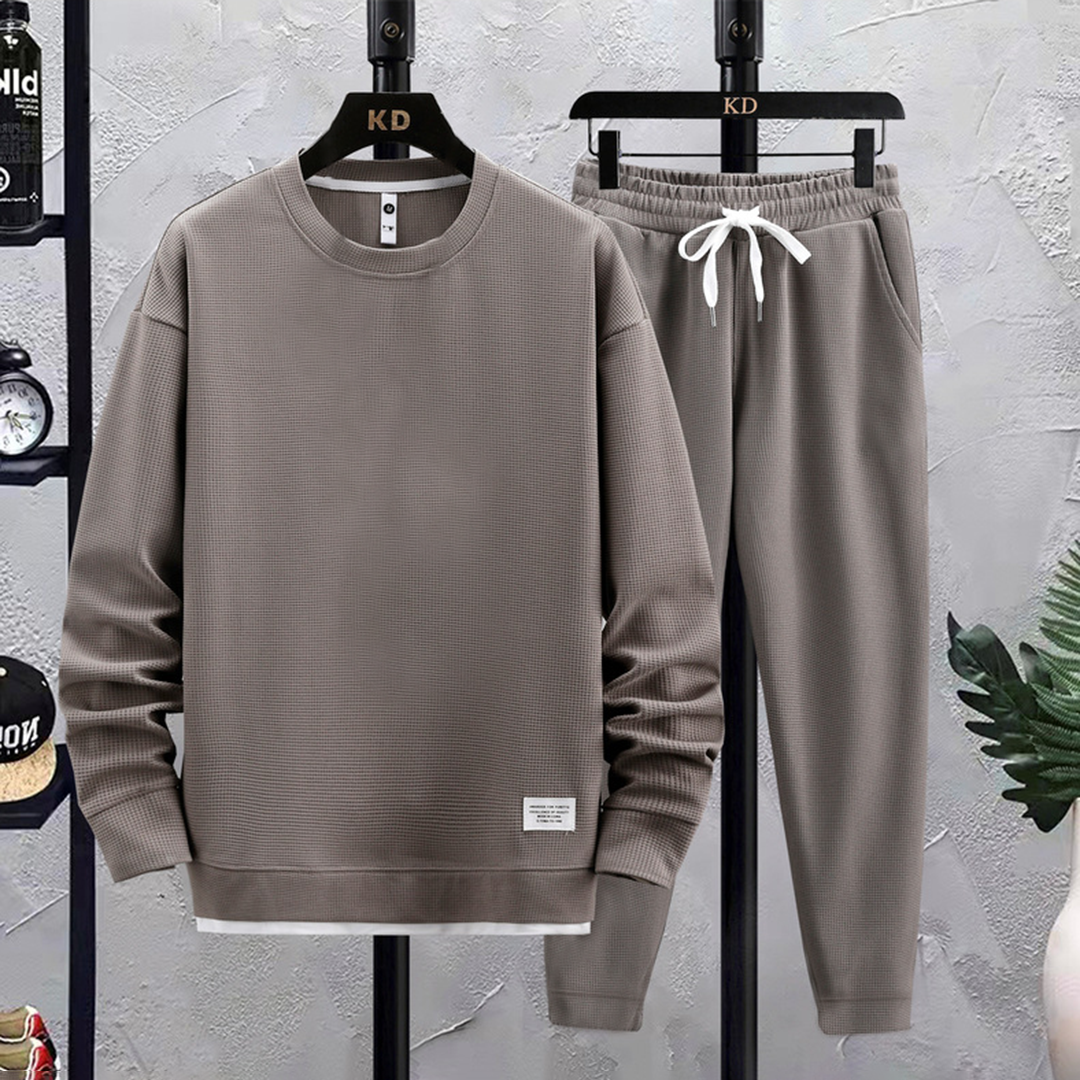 Jordan Men Jogging Set For Comfort And Style Modern Tracksuit For Everyday Athleisure