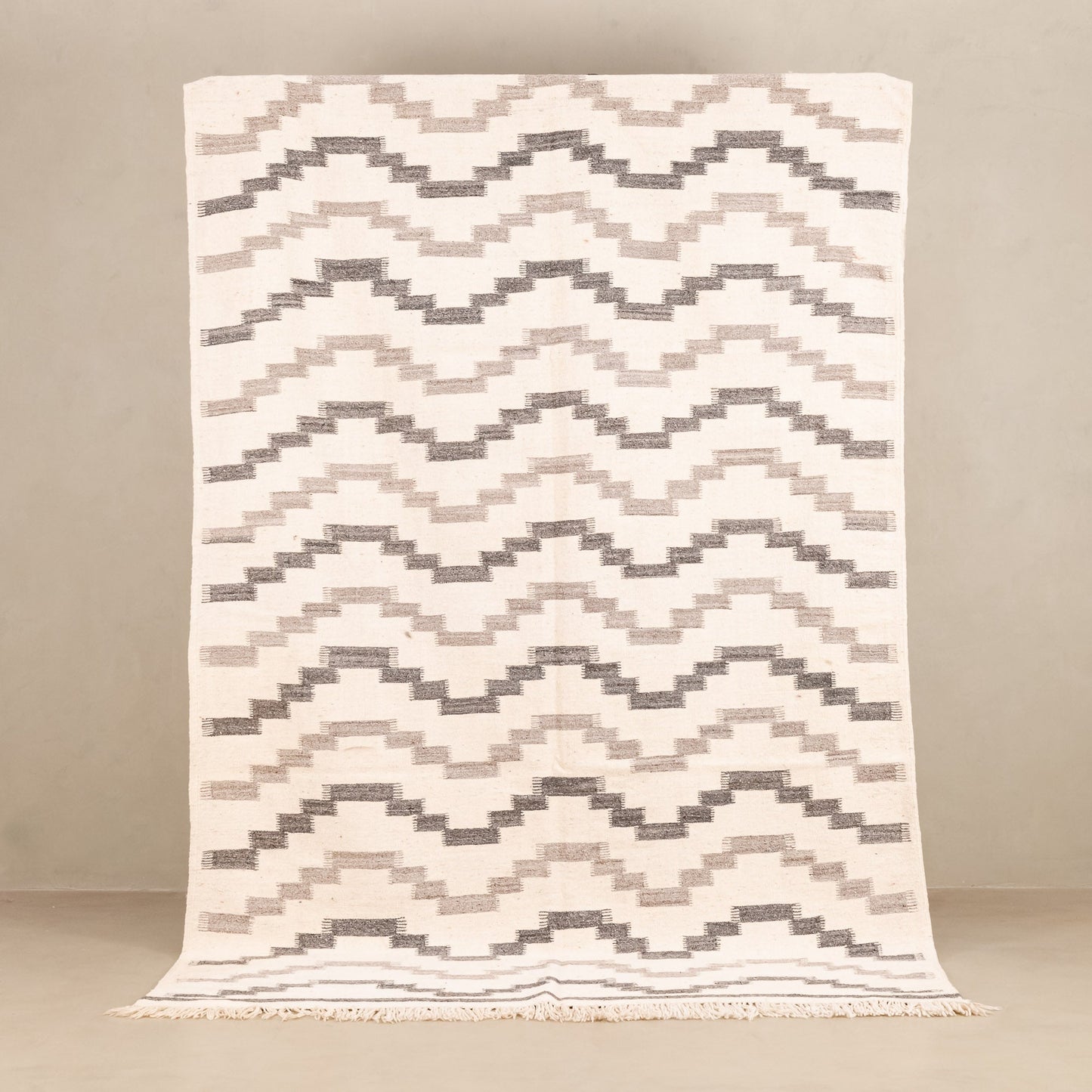 Sanabil - taznakht kilim rug - TrendAura