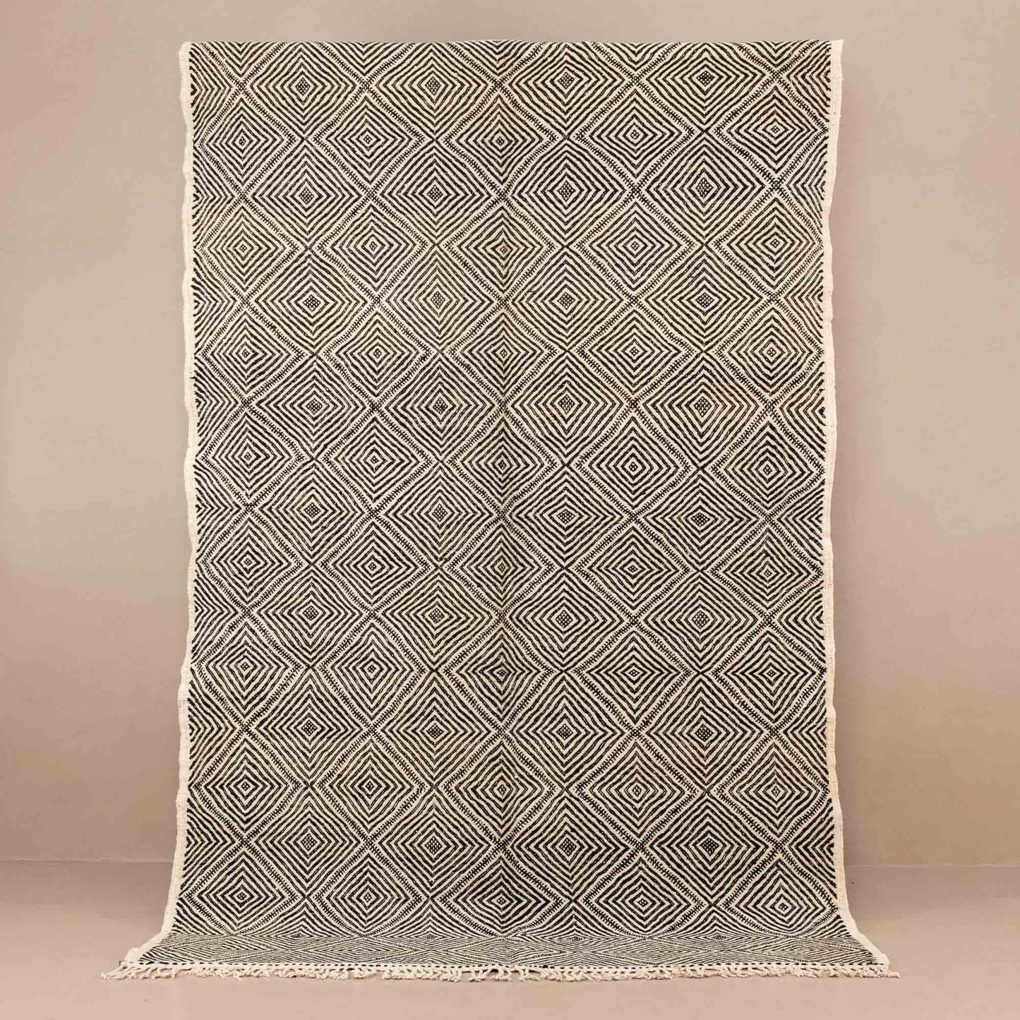Tafrara - taznakht kilim rug - TrendAura