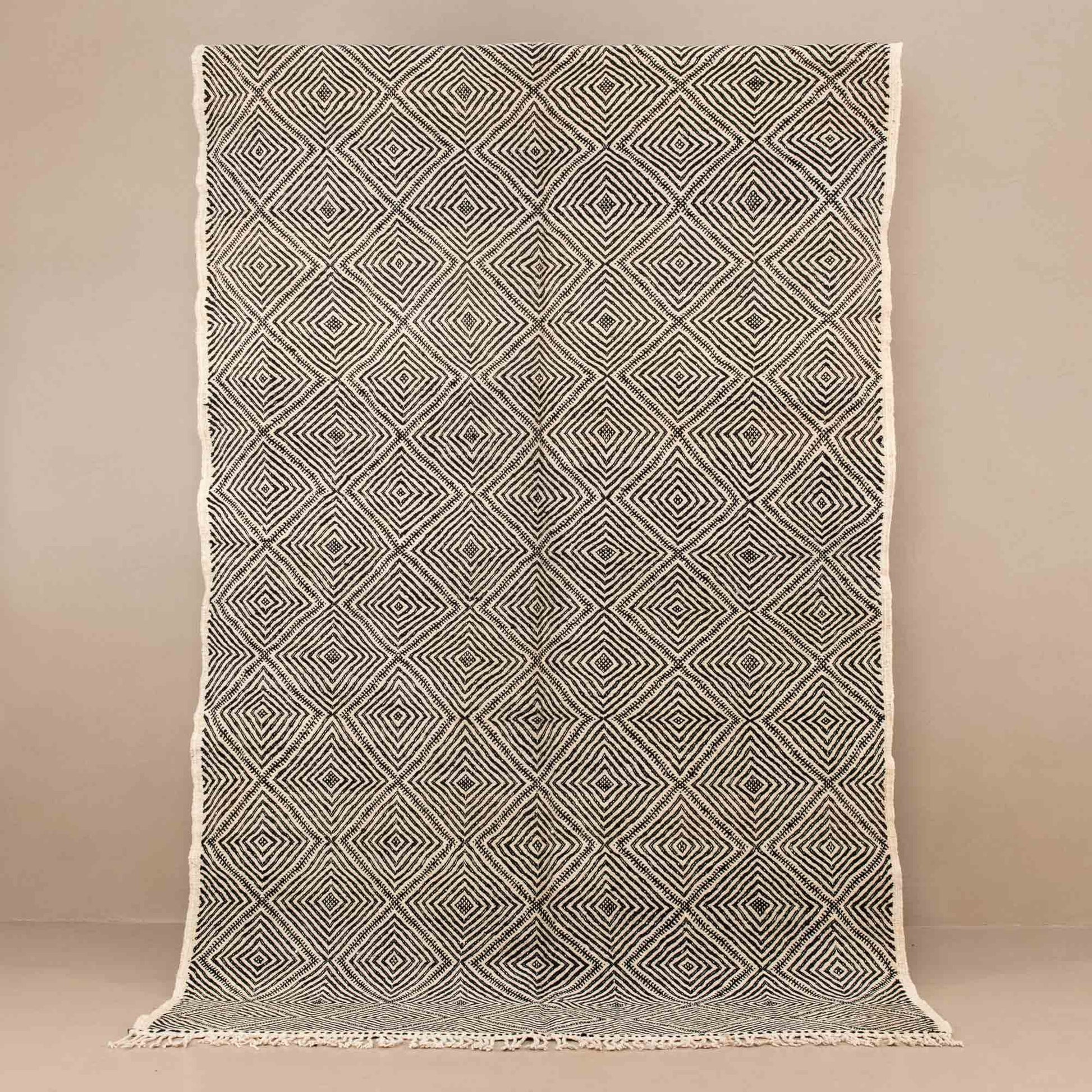 Tafrara - taznakht kilim rug - TrendAura