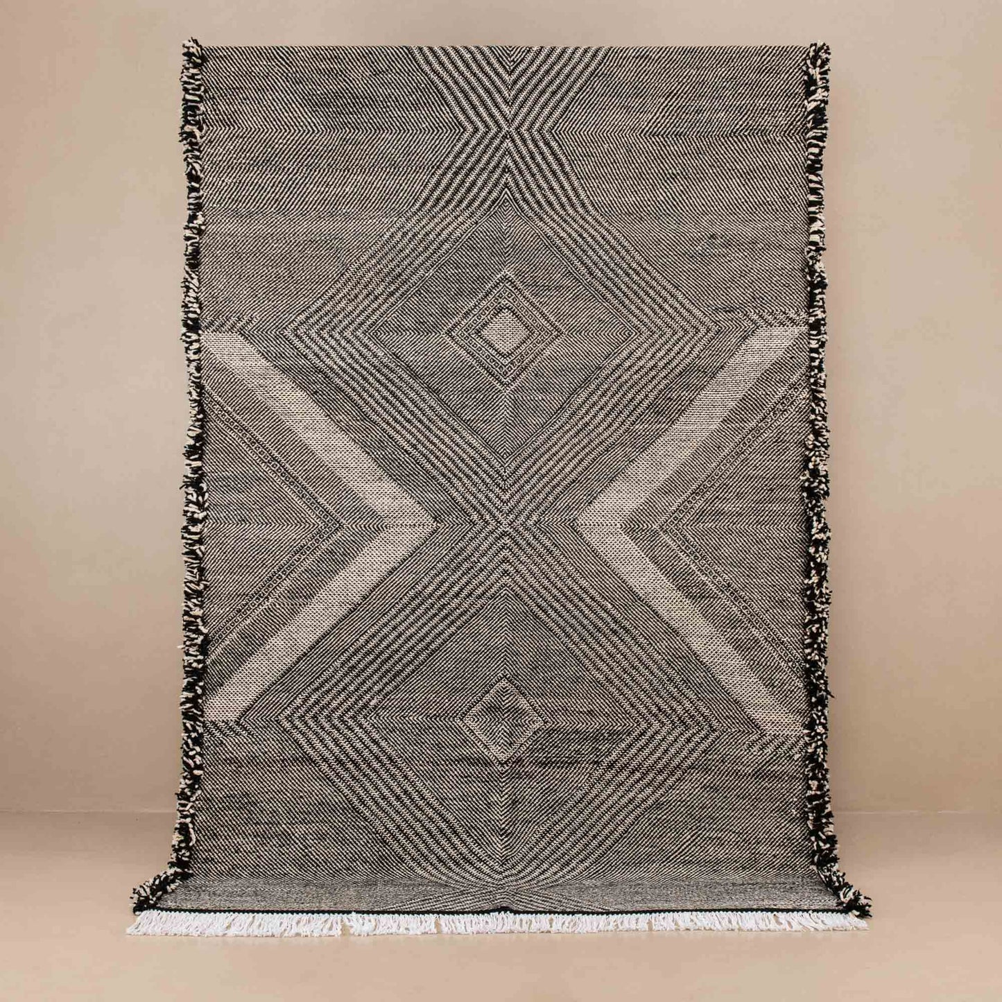 Wattas - taznakht kilim rug - TrendAura