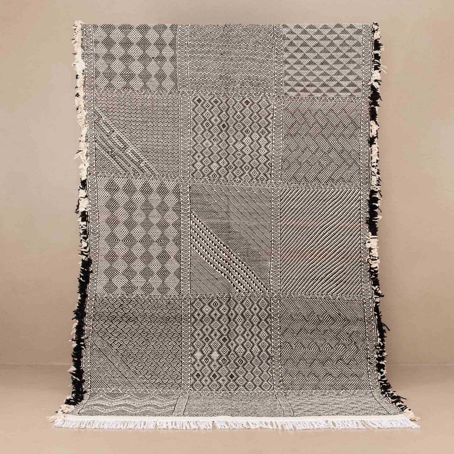Souraya - taznakht kilim rug - TrendAura