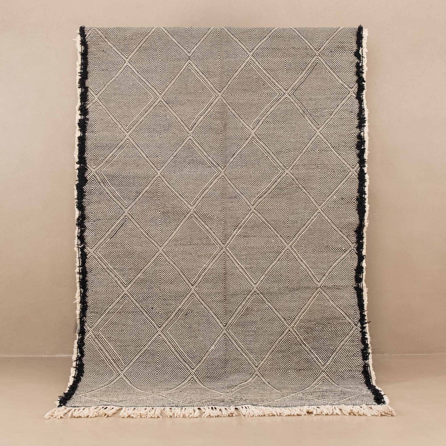 Tamazgha - taznakht kilim rug - TrendAura