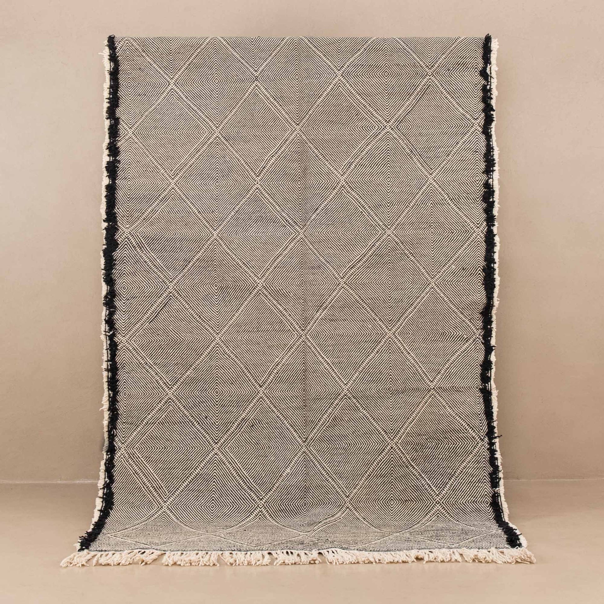 Tamazgha - taznakht kilim rug - TrendAura