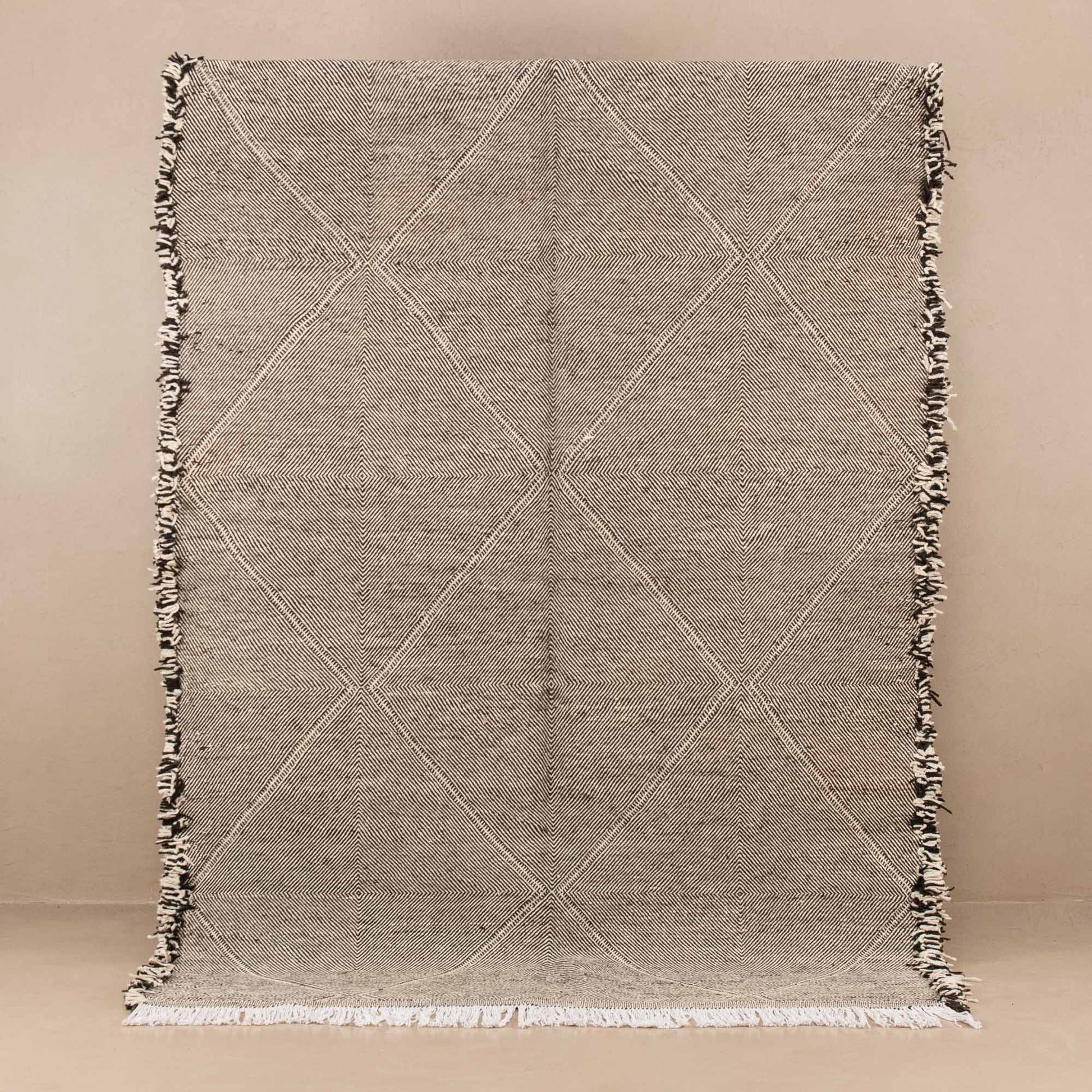 Tamemt - taznakht kilim rug - TrendAura