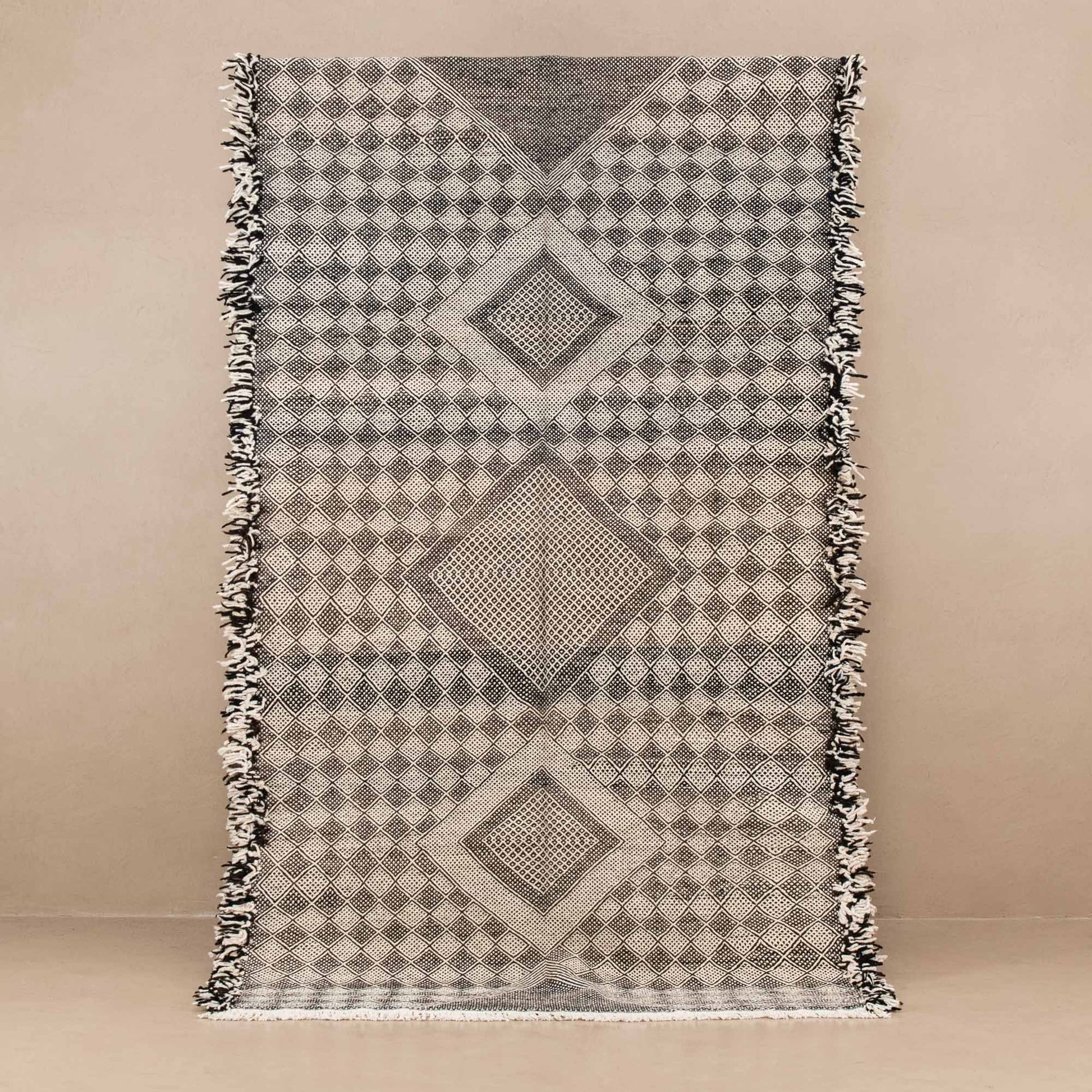 Tamghara - taznakht kilim rug - TrendAura