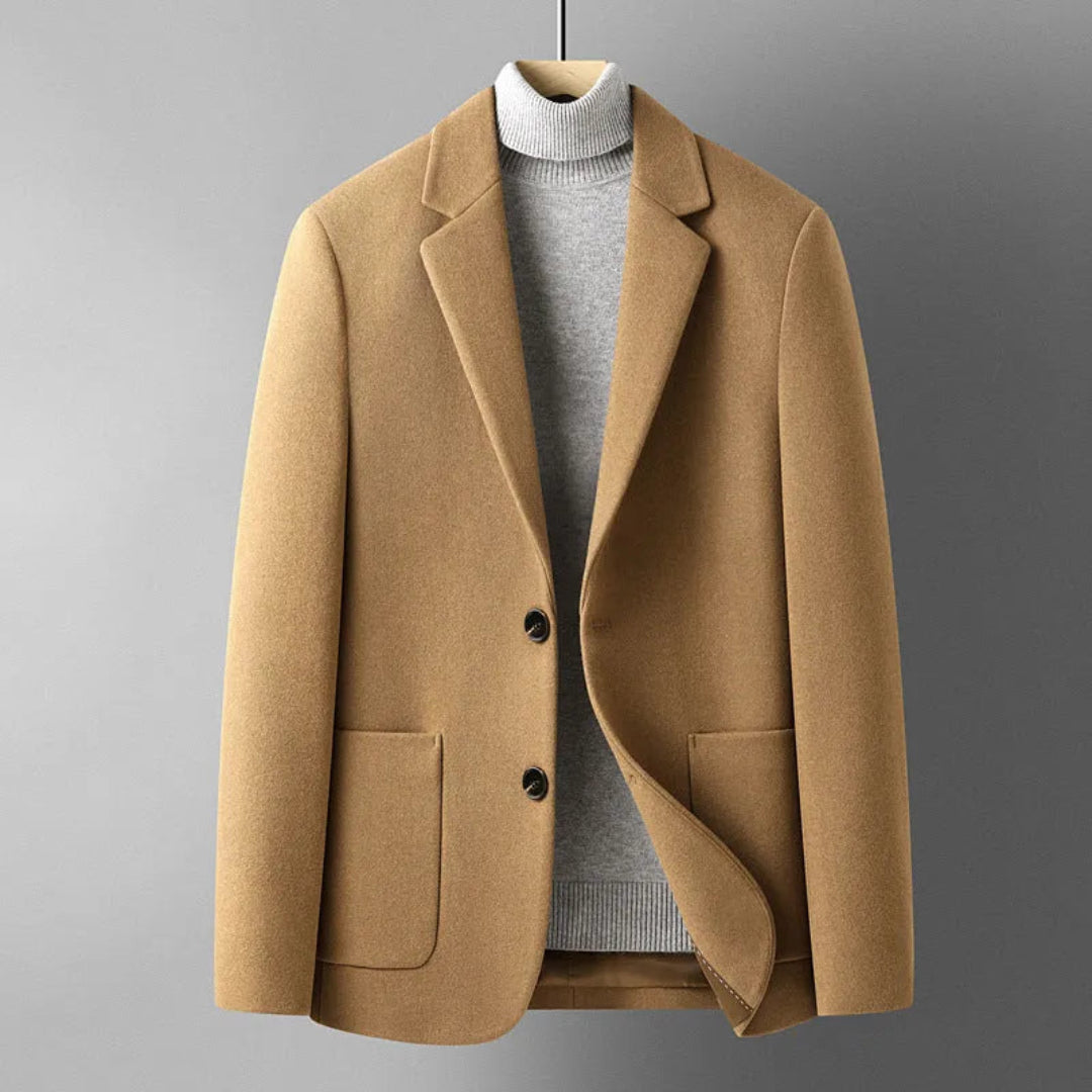 Tailored wool coat for men with two buttons