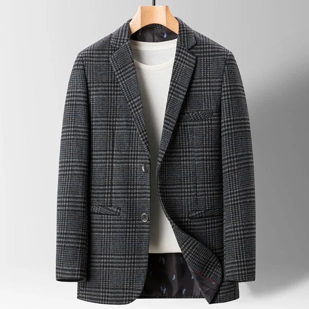 Tailored wool coat for men with two buttons