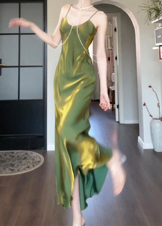 Robe longue drapée en soie verte moderne à col bateau et bretelles spaghetti sans manches - TrendAura