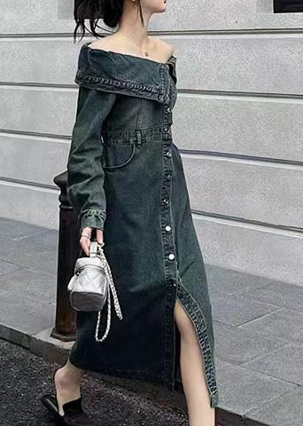 Robes d'été modernes en jean bleu marine à épaules dénudées et ouverture latérale - TrendAura