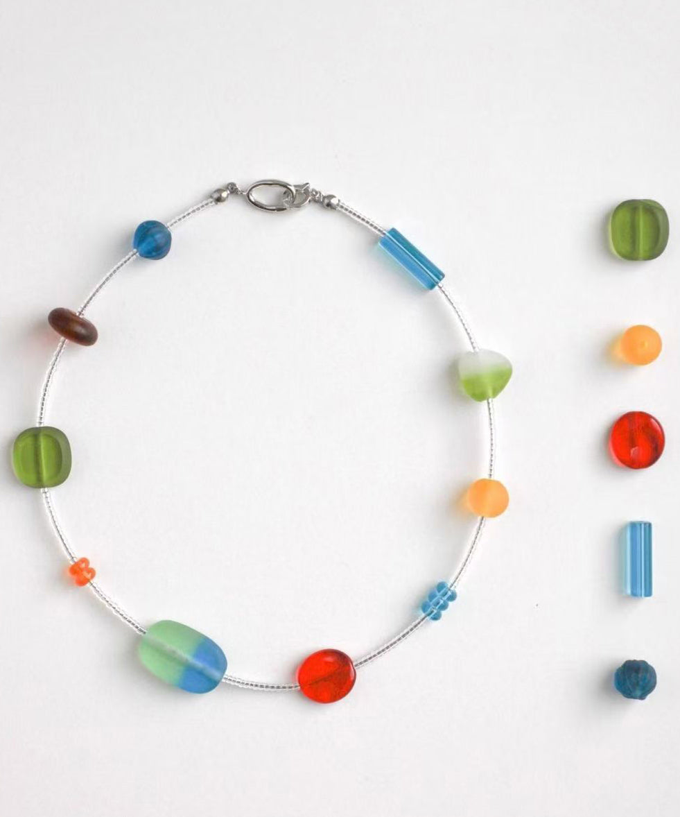 Collier de perles asymétriques en alliage arc-en-ciel moderne avec perles graduées - TrendAura