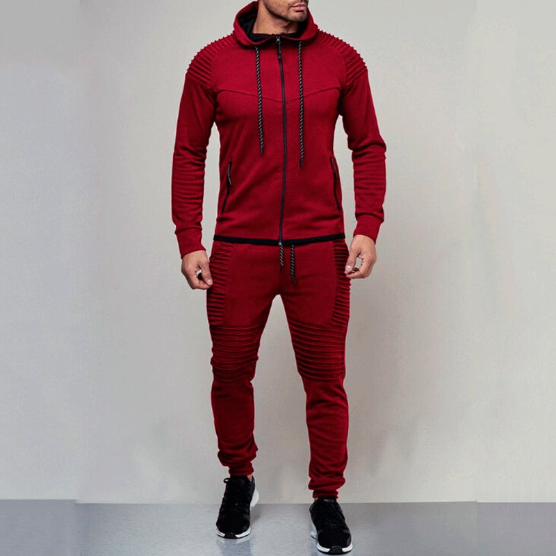 Fashionable tracksuit with hood made of breathable cotton