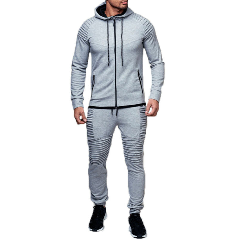 Fashionable tracksuit with hood made of breathable cotton