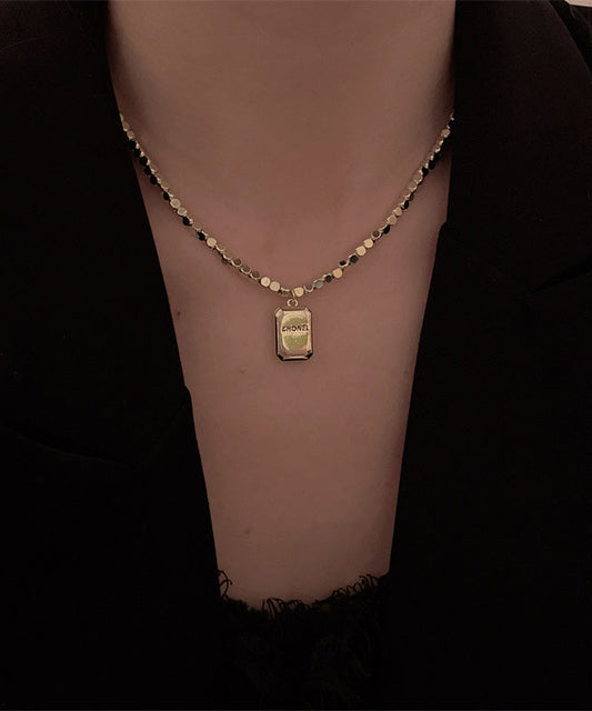 Collier avec pendentif en alliage d'or, cuivre et argent concassé - TrendAura