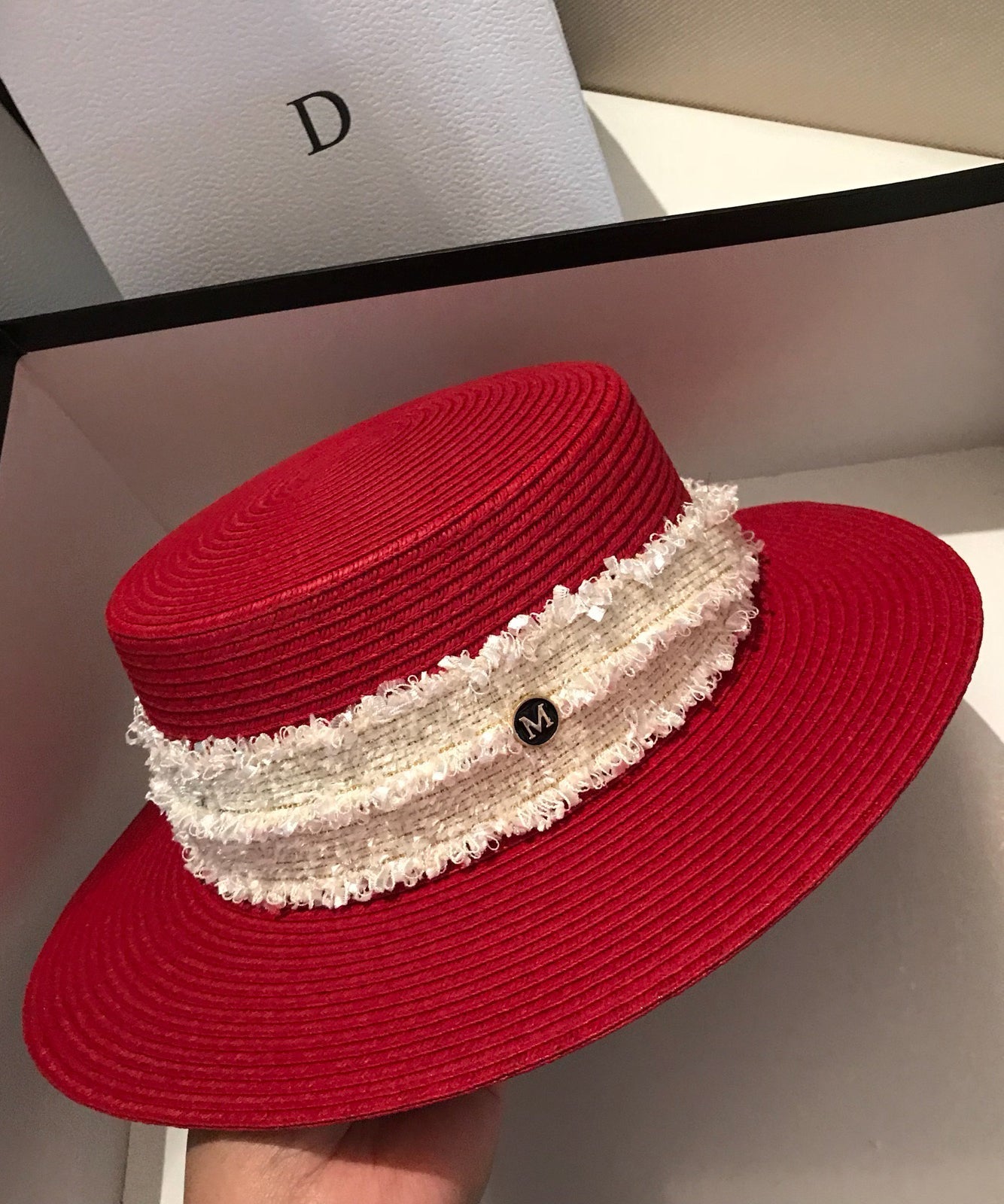 Nouveau chapeau cloche élégant en paille rouge tissée - TrendAura
