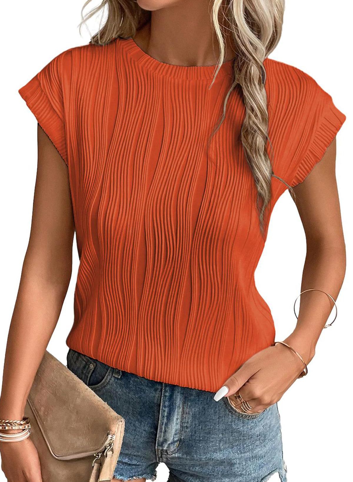Casual round neck t-shirt for women - soft and elegant