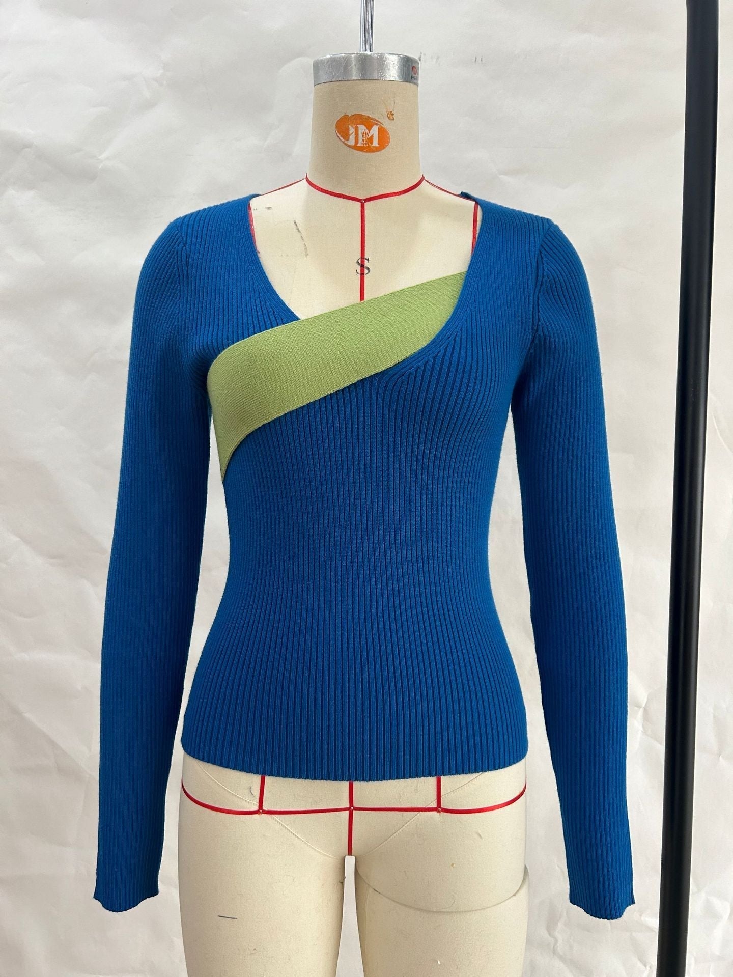 Women's Knit Sweater – Ribbed – Slim Fit – Asymmetric Neck – Long Sleeves