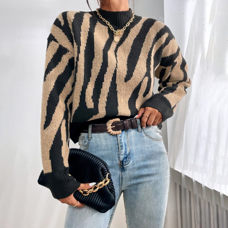 Women's Knit Sweater – Relaxed Fit – Animal Print – Round Neck – Soft and Warm