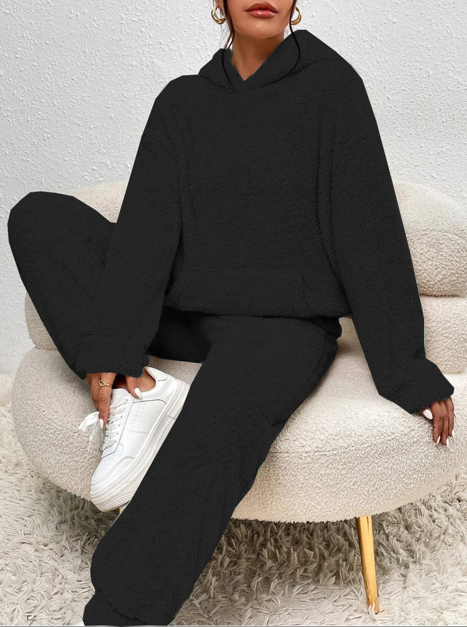 Women’s Two-Piece Lounge Set – Plush Fleece Hoodie with Kangaroo Pocket – Wide-Leg Pants