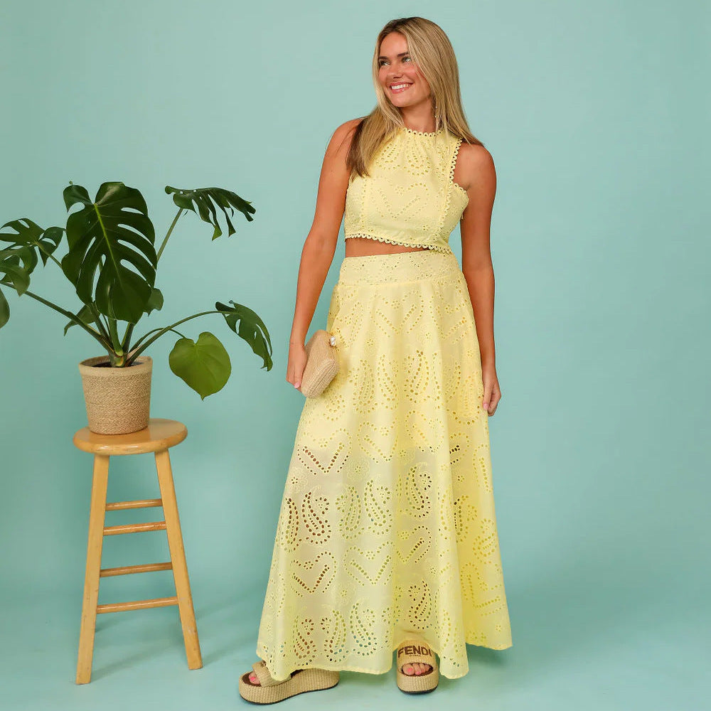 TrendAura Womens Two-Piece Set With Fitted Cropped Top And Flared High-Waist Skirt In Broderie Fabric
