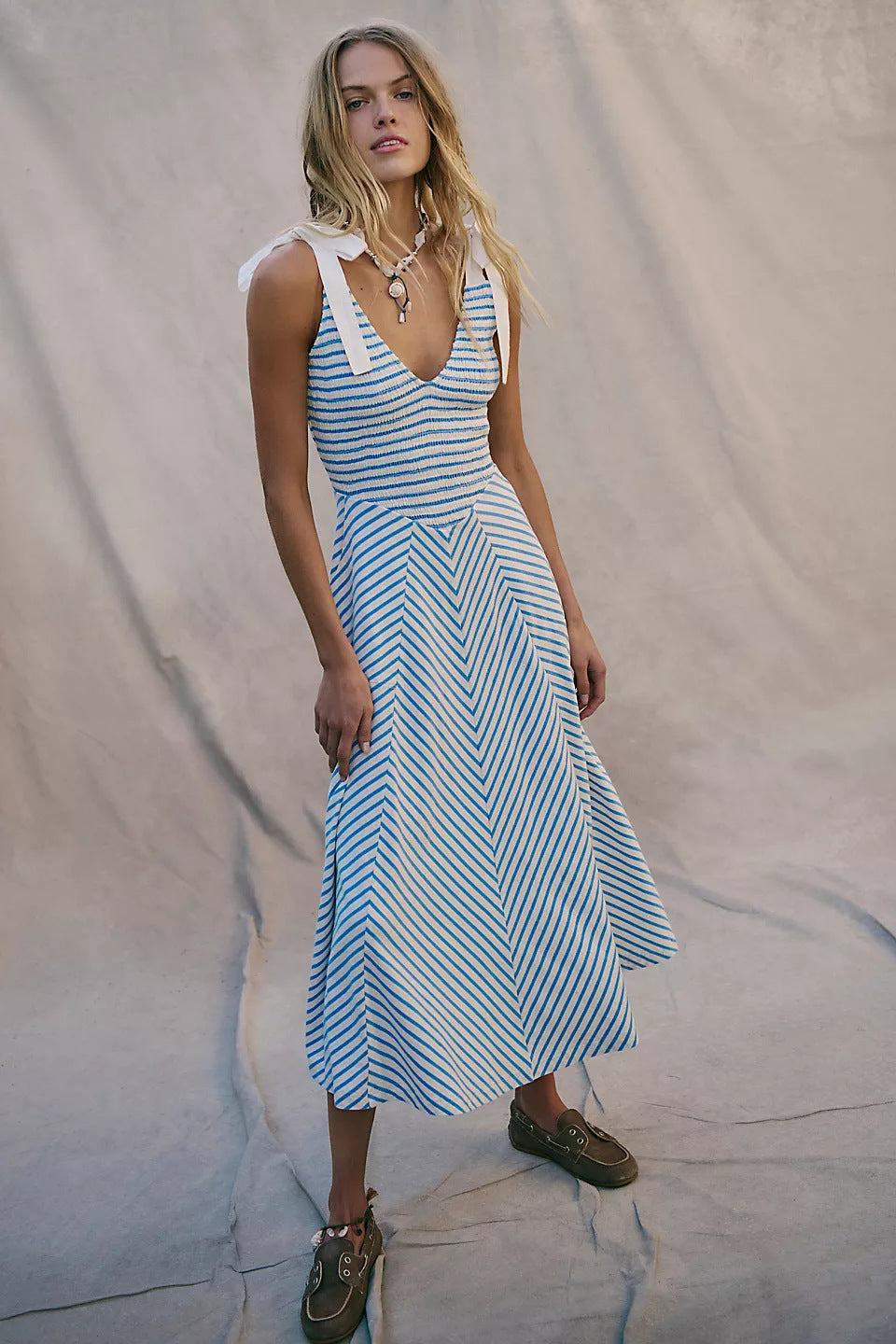 Women's Maxi Dress – Lightweight Cotton – Deep V-Neck – Adjustable Straps – With Pockets
