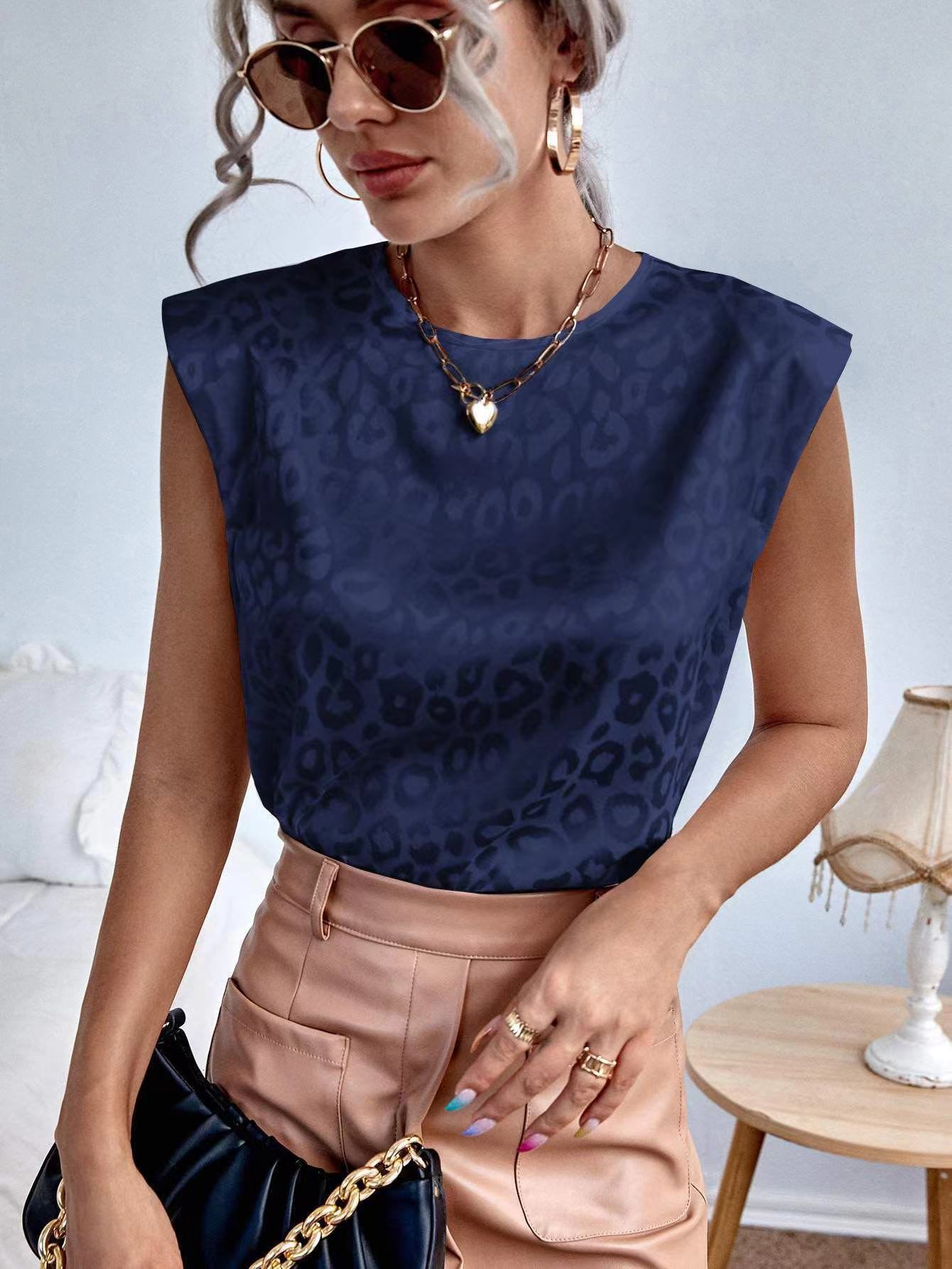 Women’s Short Sleeve Top – Relaxed Fit – Crew Neck – Animal Print