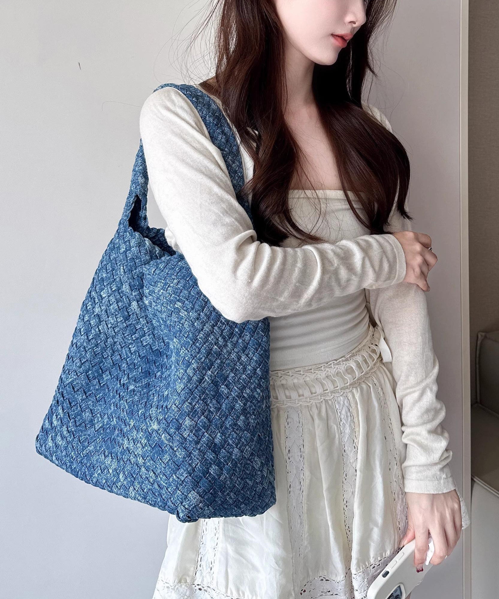 Sac bandoulière grande capacité en denim bleu, design original - TrendAura