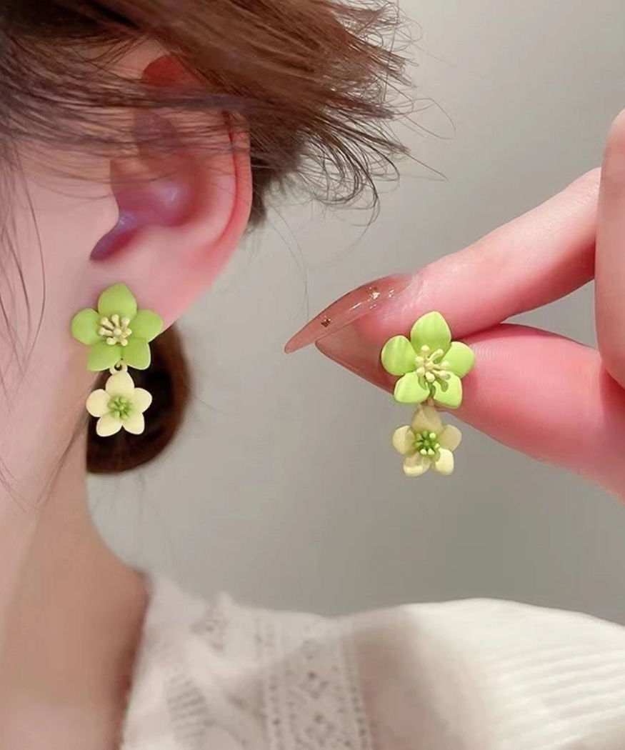 Boucles d'oreilles pendantes florales en alliage vert au design original - TrendAura