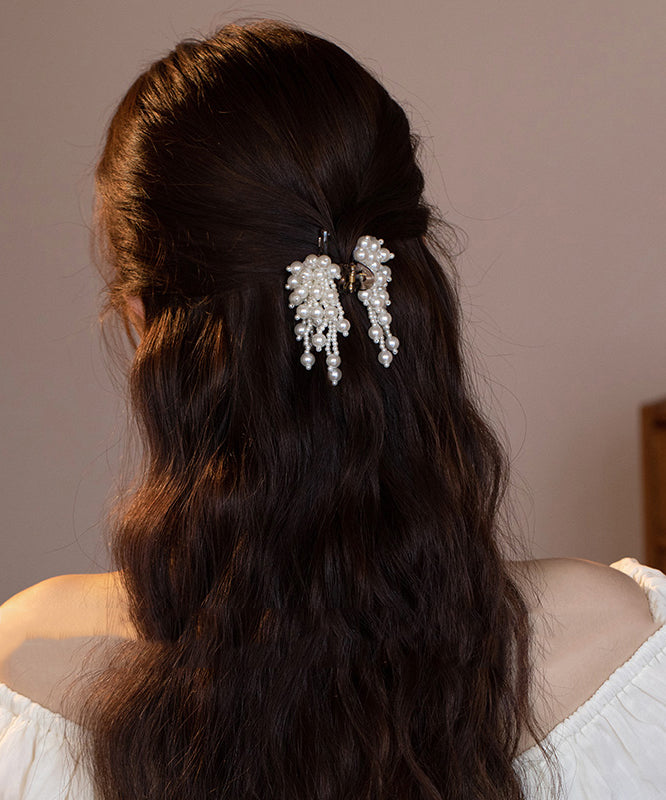 Épingle à cheveux à pompon en acrylique blanc et perles, design original - TrendAura