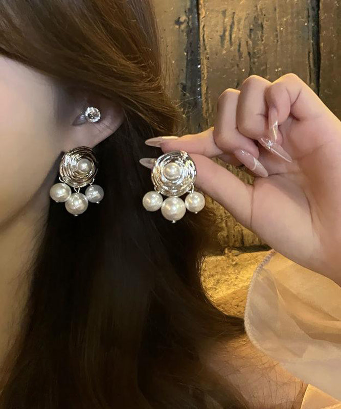 Boucles d'oreilles à tige en alliage blanc et perles au design original - TrendAura