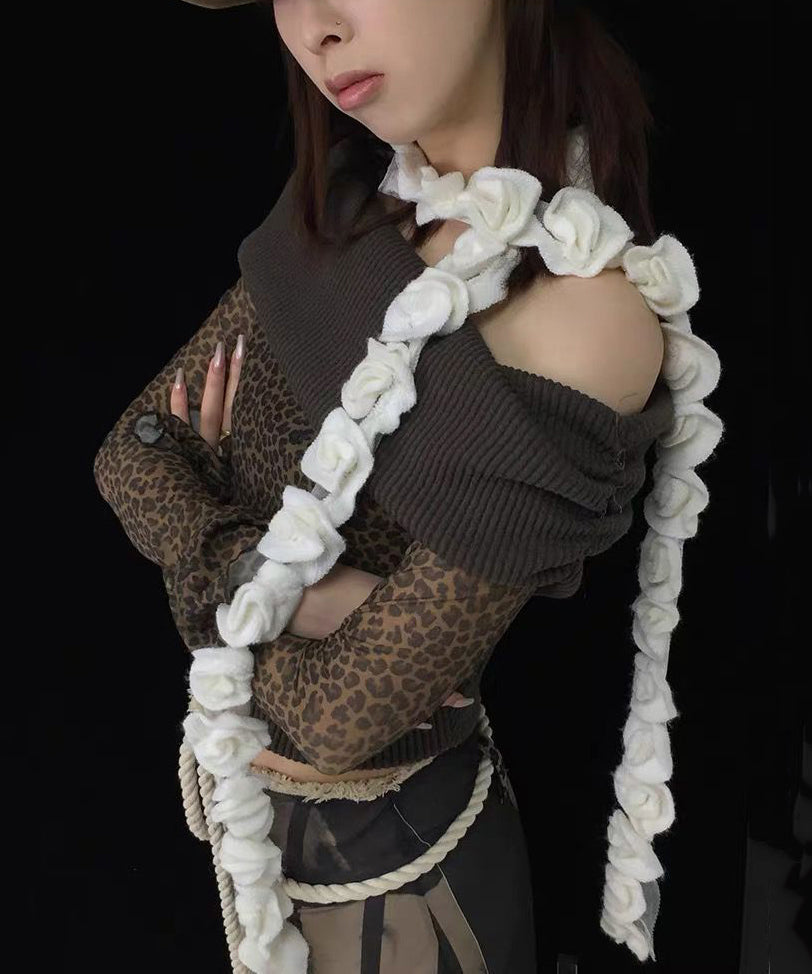 Écharpe à pompons en tricot blanc à motif floral original - TrendAura