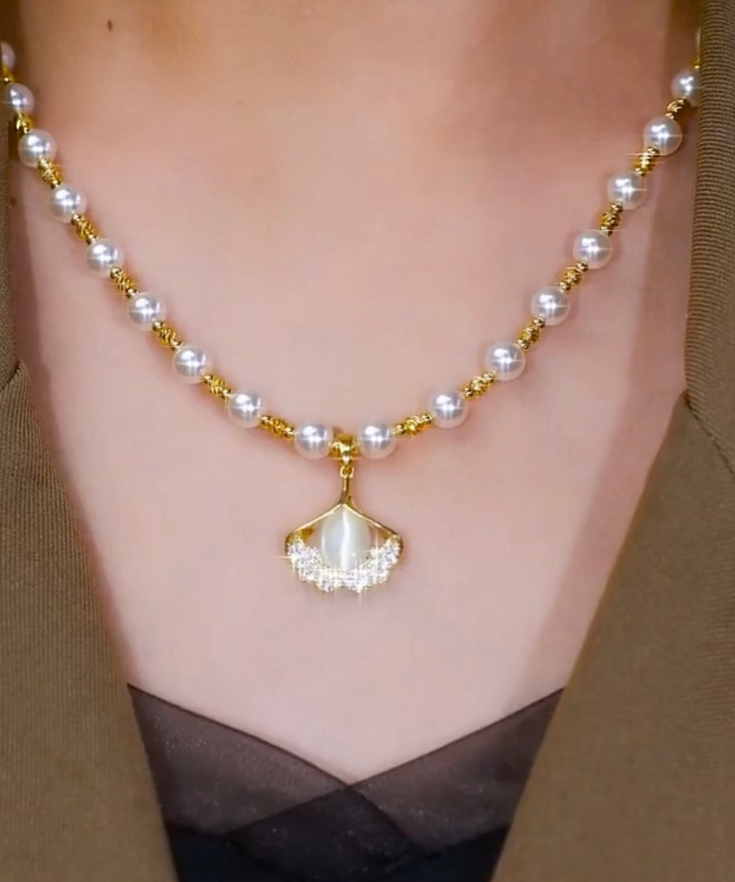 Collier original avec pendentif en alliage de cuivre blanc, pierre œil de chat, perle et zircon - TrendAura
