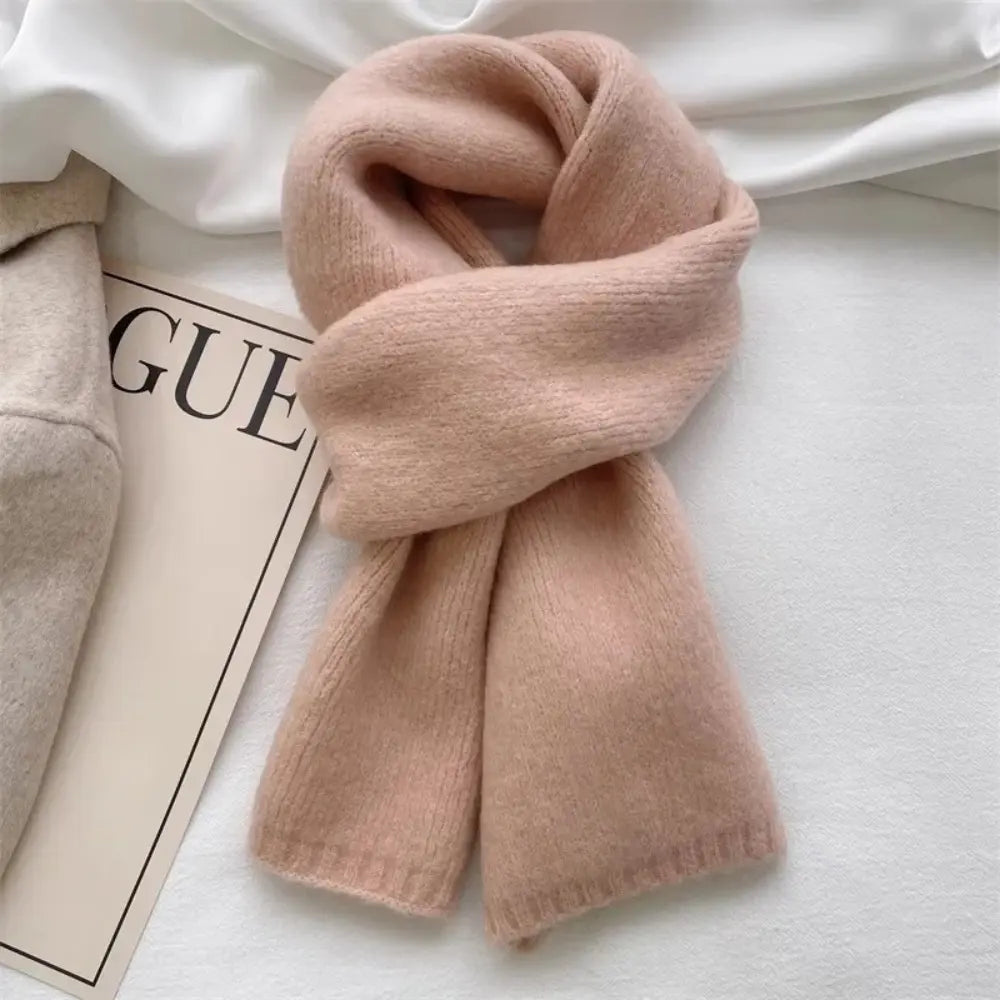 Chloé Winter Wool Scarf Soft Warm Wool For Cold Weather Elegant Cozy Accessory For Fashionable Women