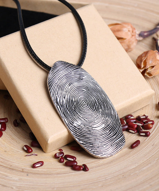 Collier pendentif anneau annuel en alliage tissé à la main noir rétro - TrendAura