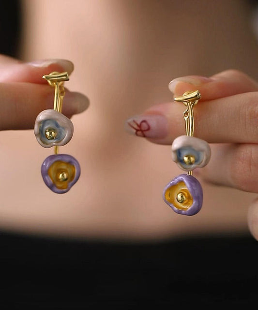 Boucles d'oreilles pendantes rétro multicolores en cuivre doré et émail floral - TrendAura