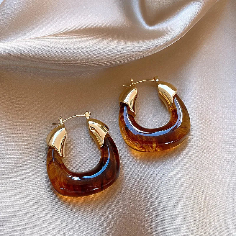 Retro U-shaped Geometric Earrings made of Brown Resin for Women