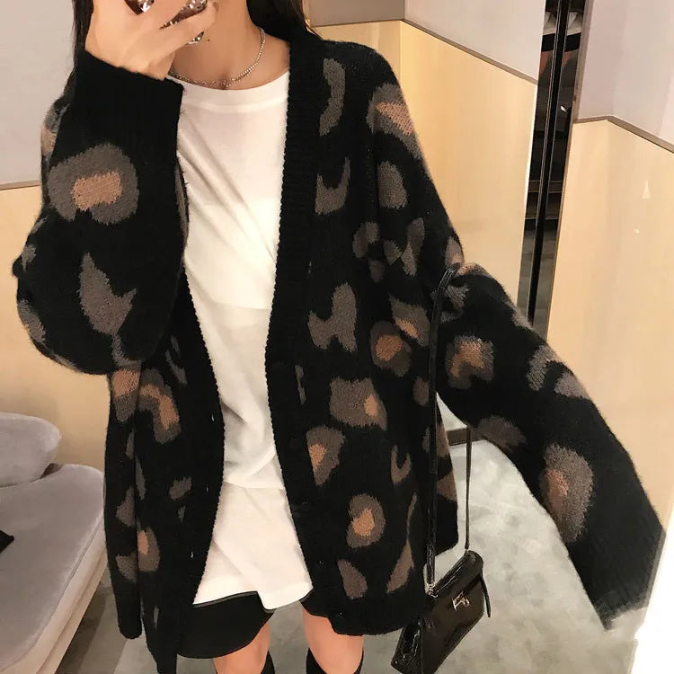 Cardigan with leopard pattern