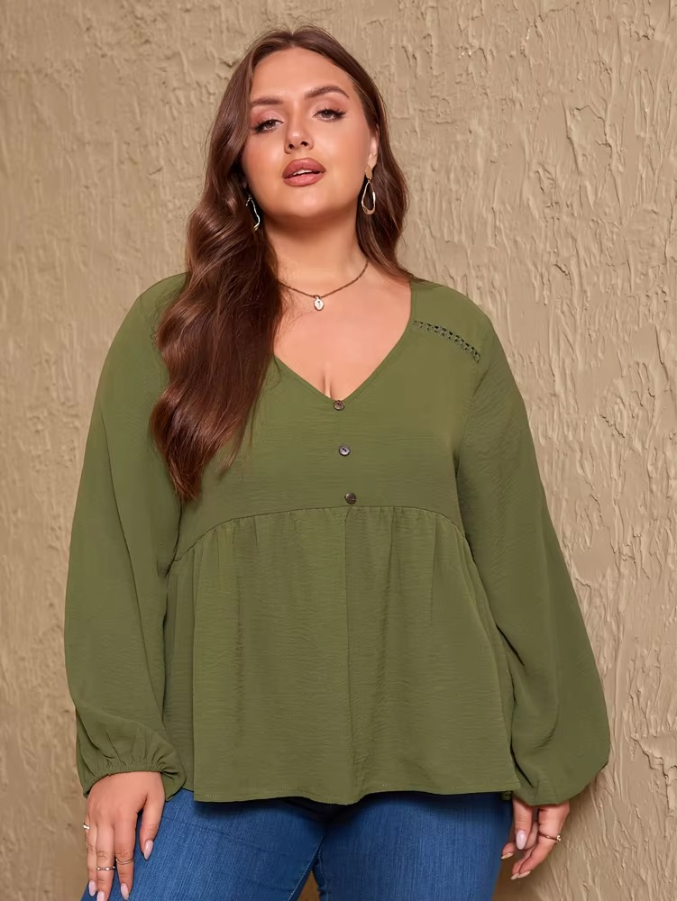 Carlotta | Elegant blouse for women with V-neck and loosely falling sleeves