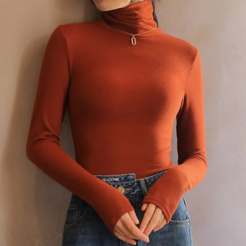 Eloura-Moda | Velvet turtleneck sweater for women