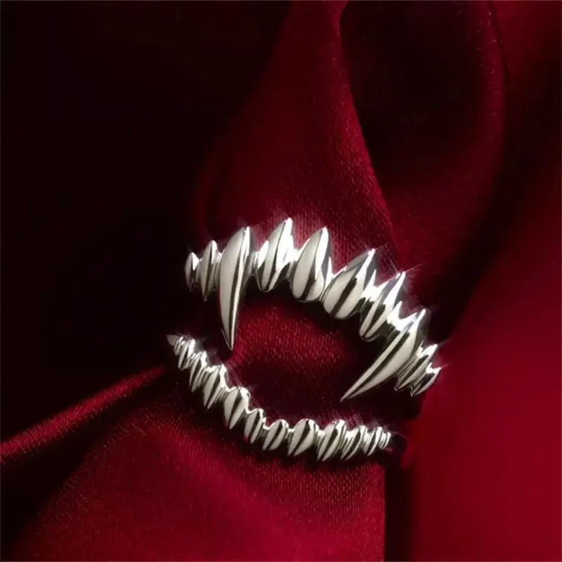 Vampton Rings - TrendAura