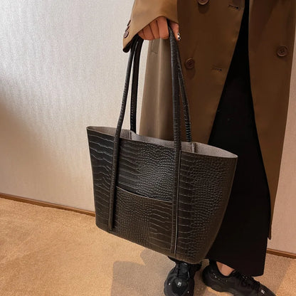 Moonbiffy Vintage Shoulder Bag Chic Versatile Spacious PU Leather For Women On The Go