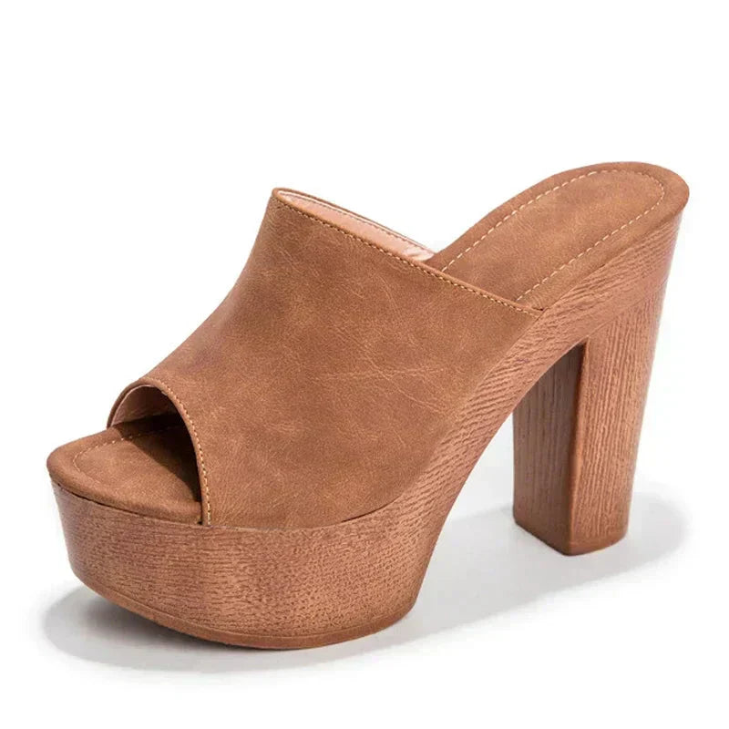 Women's Flat Sandals with Platform Design and Adjustable Straps