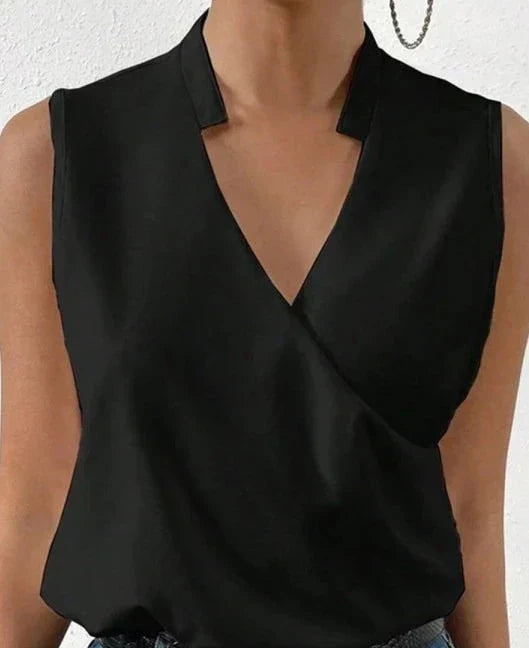 Mia – Elegant Sleeveless Top