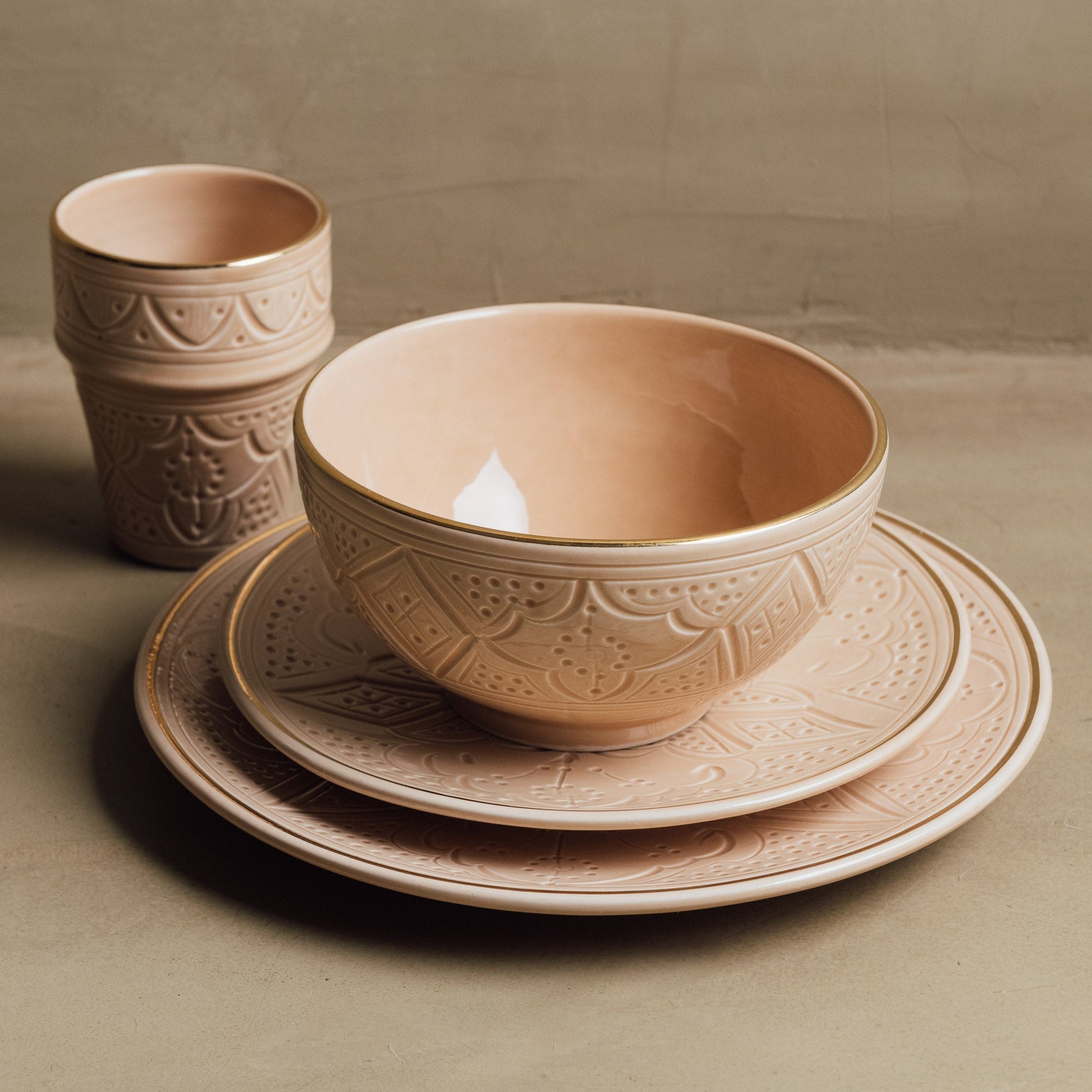 Zagora Sand - Moroccan Dinnerware Set Adorned with 12 Carat Gold Accents - TrendAura
