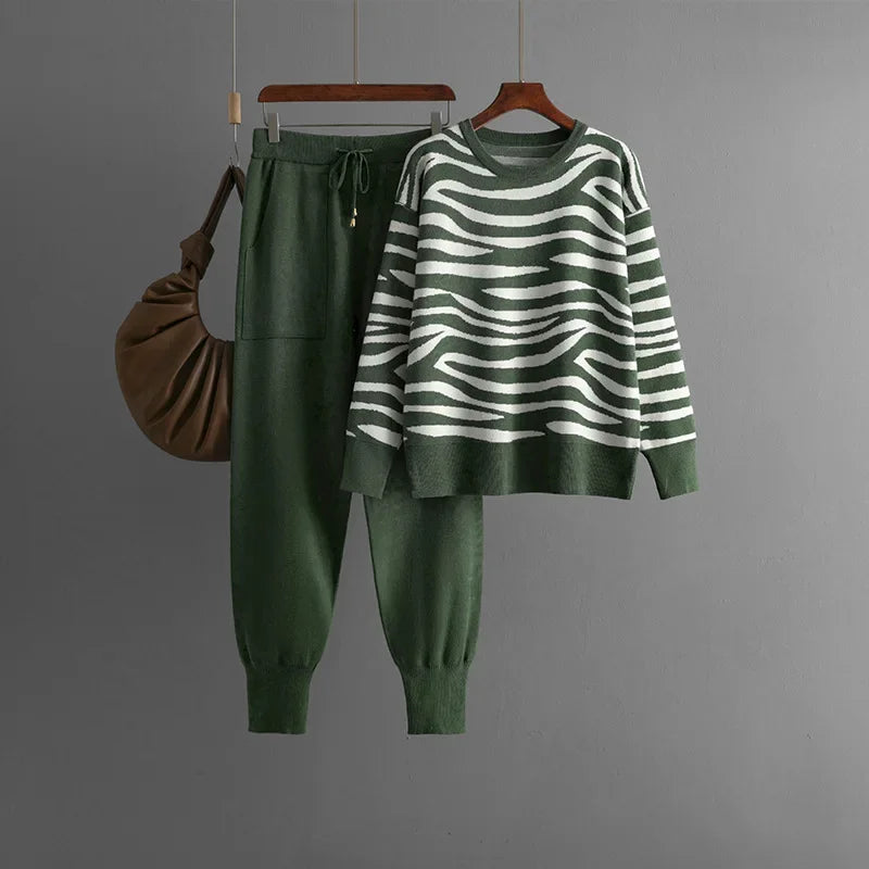Léa Cashmere Lounge Set Ultra Soft For Home Relaxation With Zebra Print Elegance