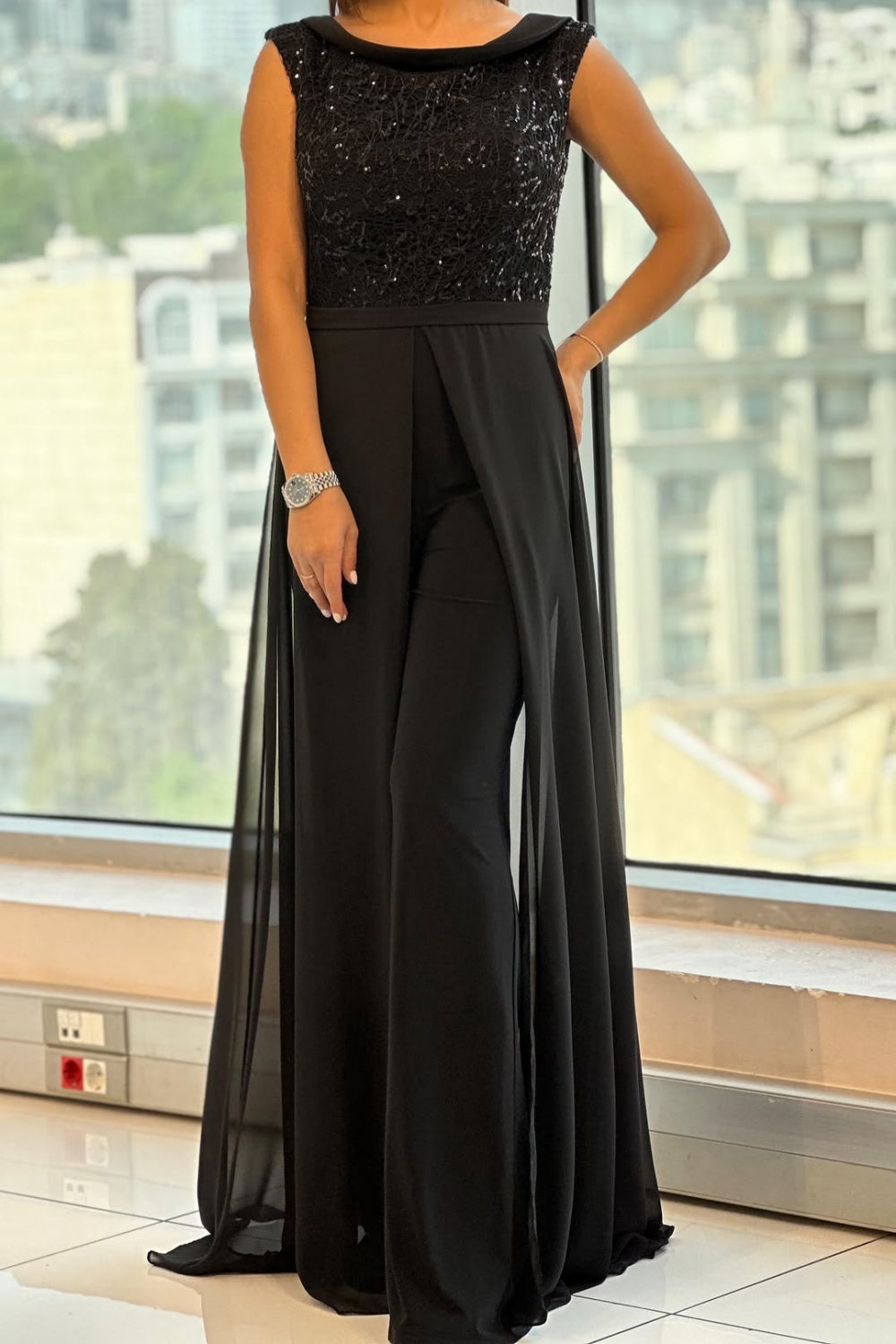 Women's Textured-Panel Jumpsuit with Crew Neck and Versatile Style - TrendAura