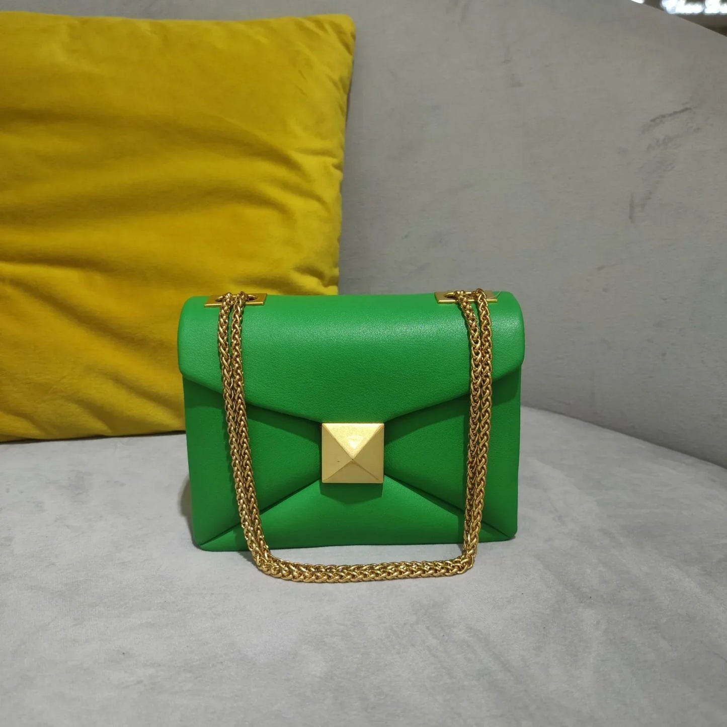 TrendAura Luxe Rivet Leather Crossbody Bag - Premium Craft With Rivet Detail And Versatile Chain Strap For Day To Night