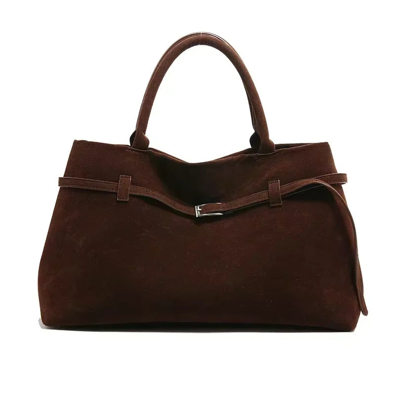 Chic for everyday - a stylish shoulder bag